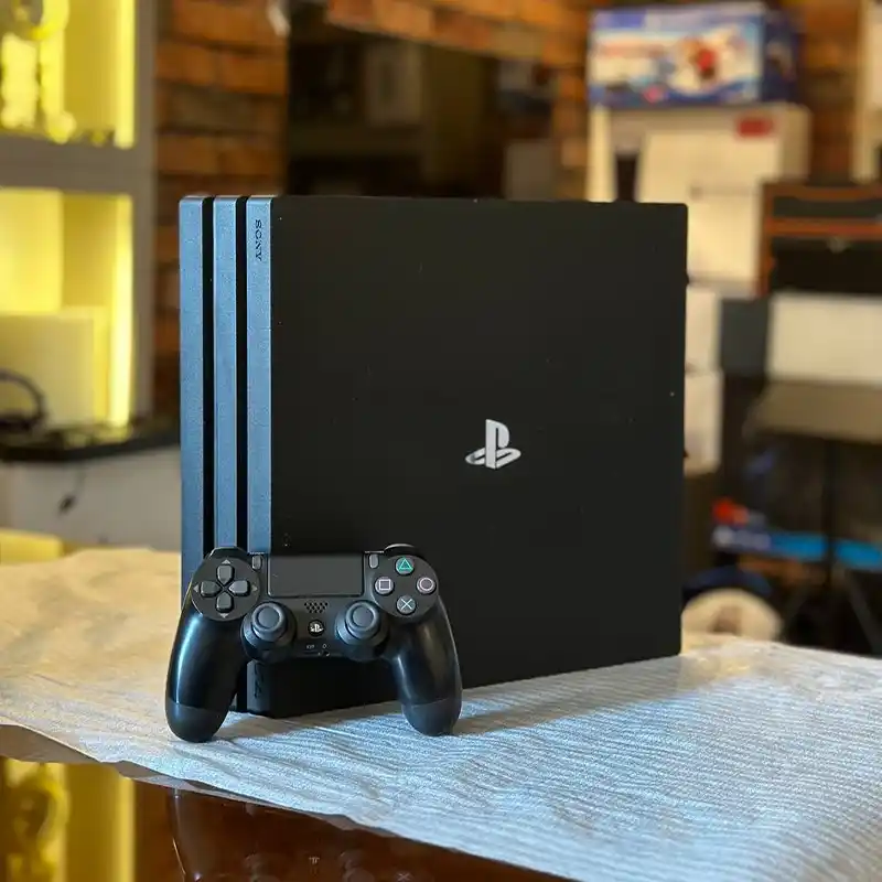 PS4 Pro 1TB  کپی خور V9 کارکرده